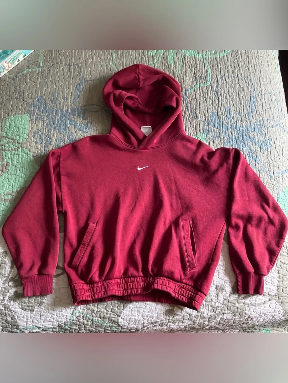 Nike boys maroon pullover hooded sweatshirt size Large  In great condition
